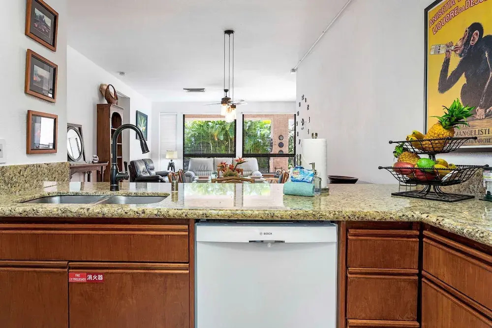 Ground Floor - Private Corner Unit - Vrkcv