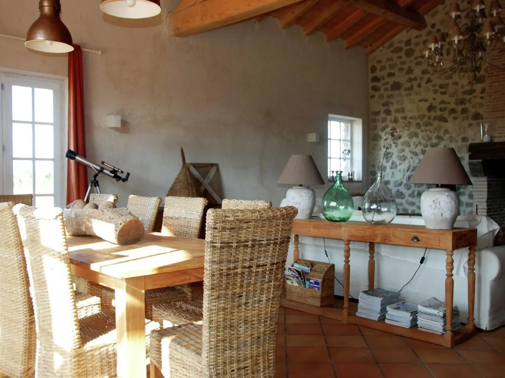 Mansion in Fargues with Pool and Garden