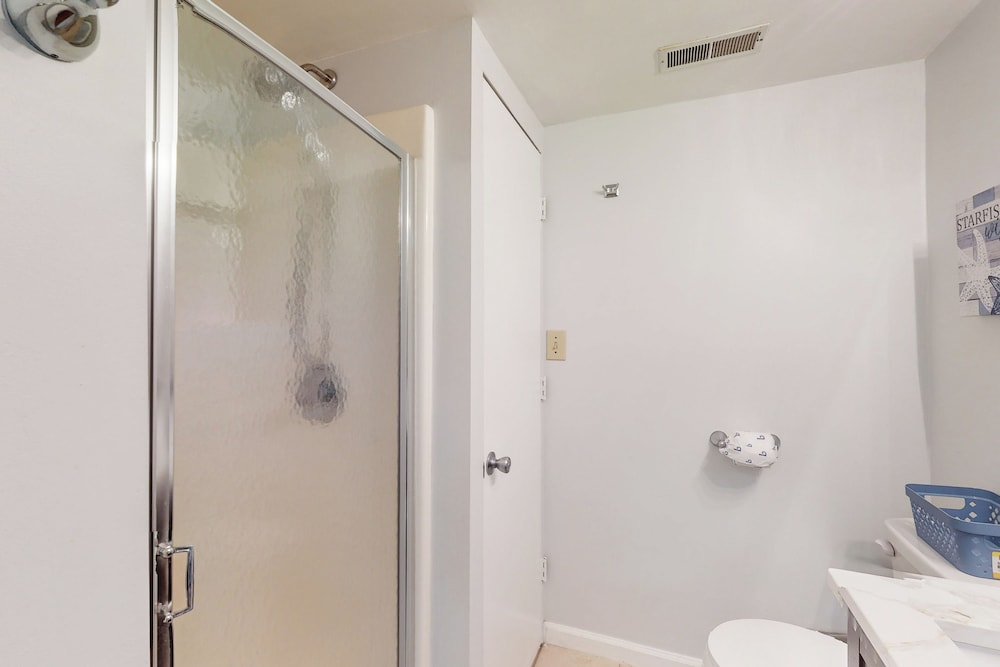 Beach Getaway Condo w/ Outdoor Pool