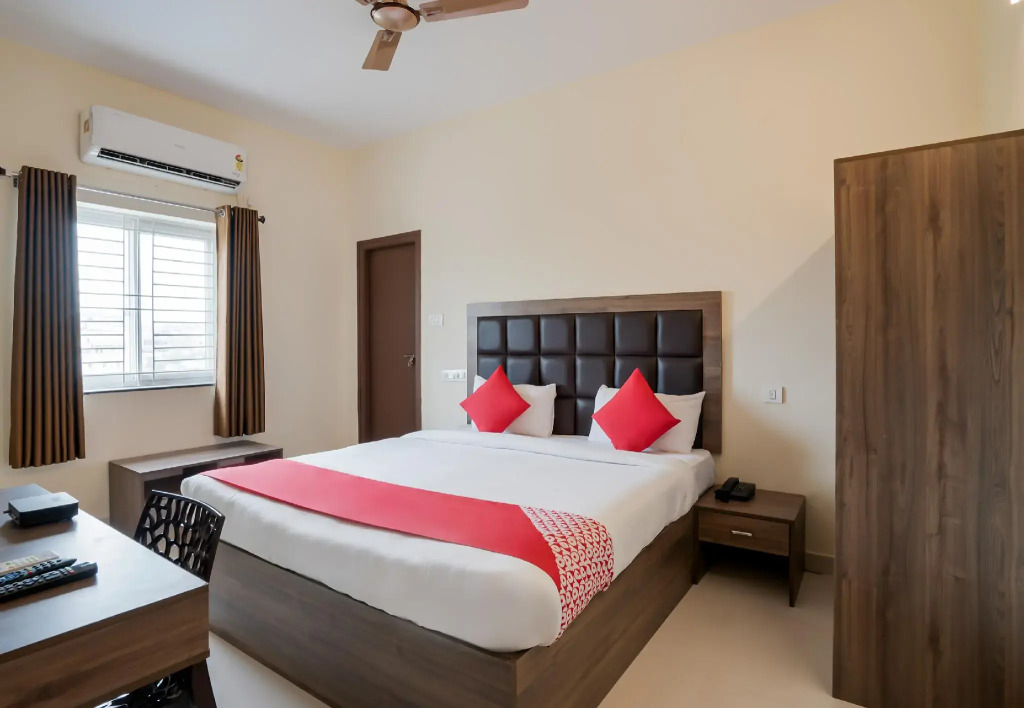 Super Hotel O Gokul Grand Near SR Nagar Police Station