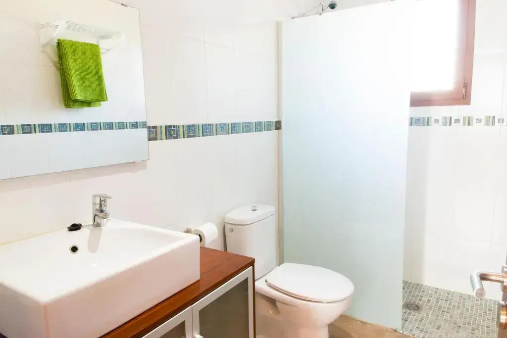 CAN BIEL Pool, garden,BBQ, free wifi, ping pong for 6