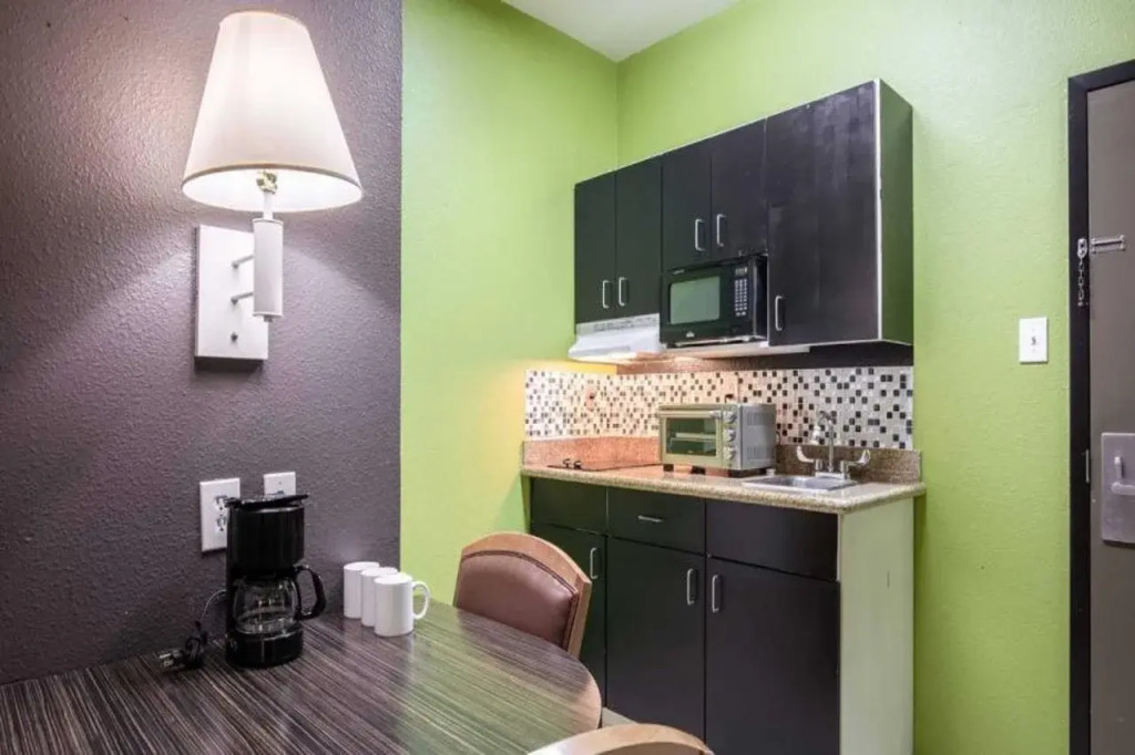Studio 6 Bay City TX