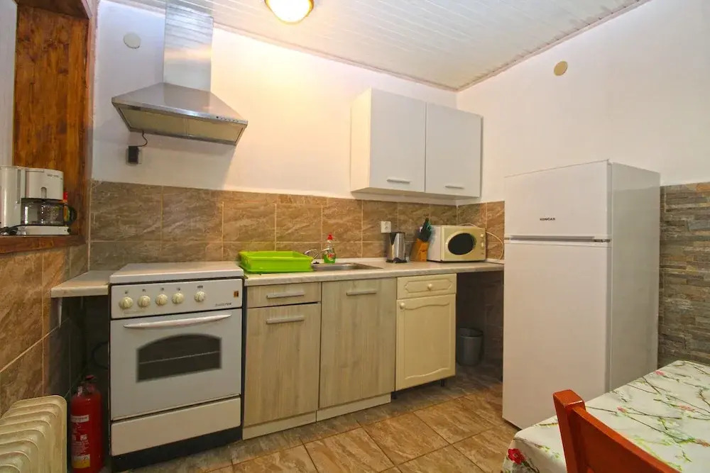 Apartment 1954