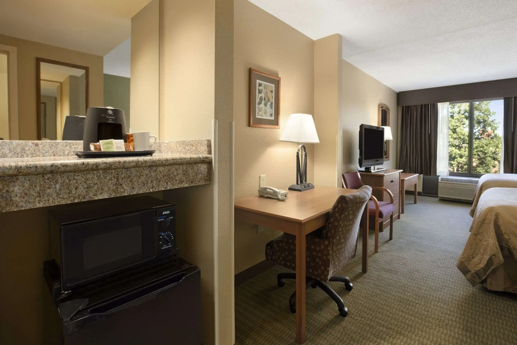 Wingate by Wyndham Little Rock