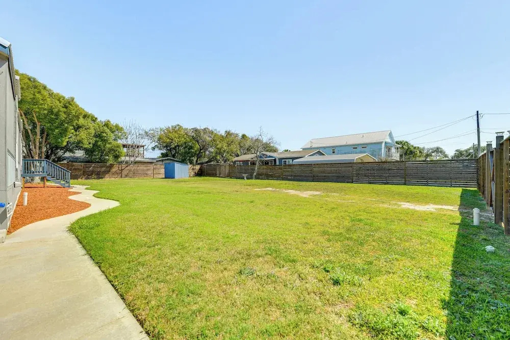 2 Blocks From Aransas Bay: Family Home w/ Patio!