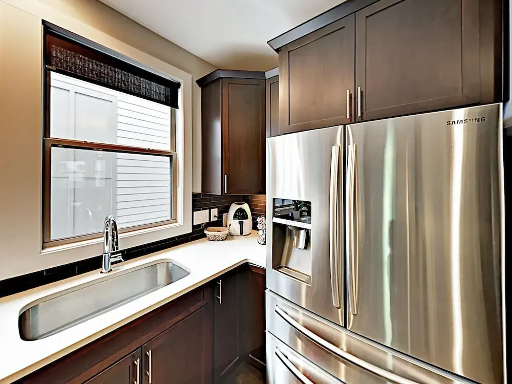 Modern WeHo Apt 8 - 3 Br Townhouse