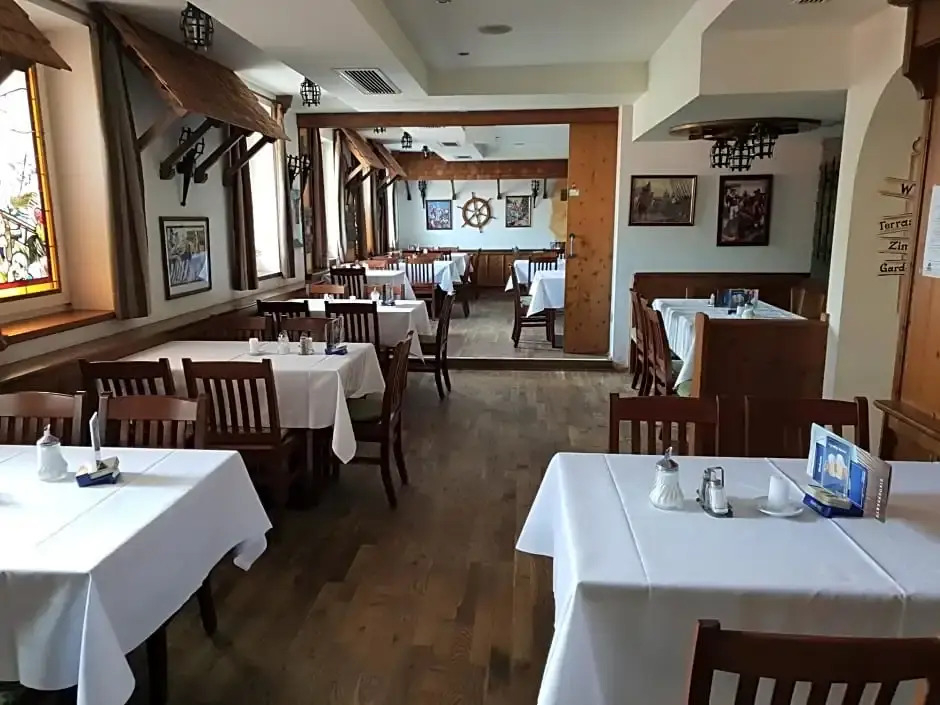 Pirates Hotel