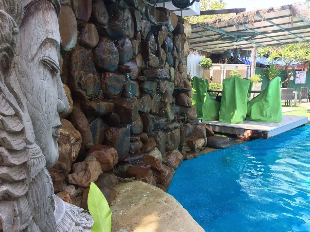 Momento Resort