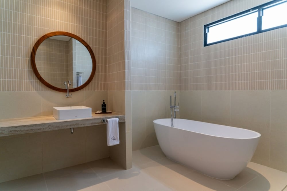 Diamond Hill 10 Br Heated Pool