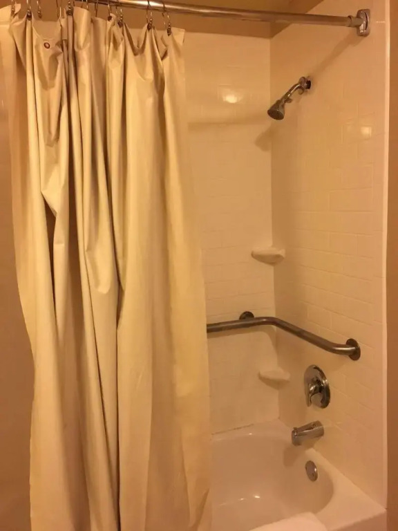 Royal Pacific Motor Inn