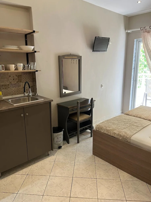 Room-beautiful Bedroom for 4 People in L