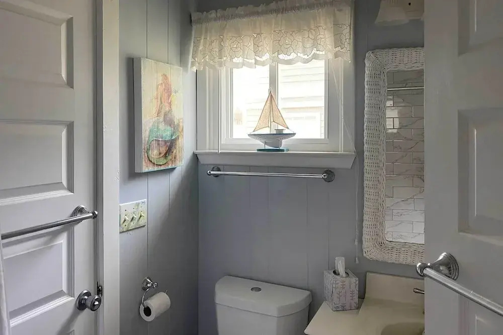 Peaceful 'cottage By The Sea' Oceanfront Home!