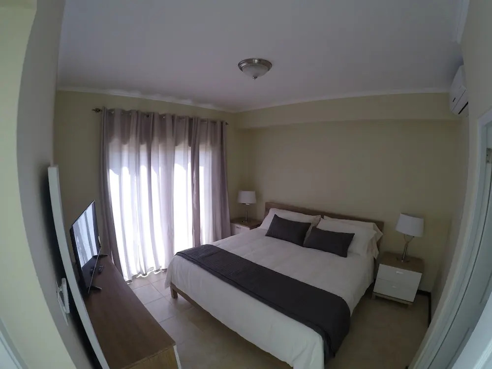 Gold Coast - Beautiful 2 Bedroom Town House