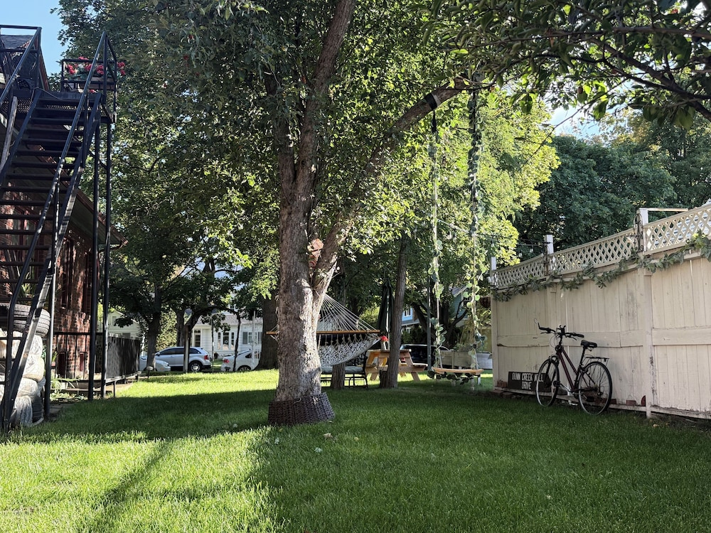 This Old Frat House Bed & Breakfast