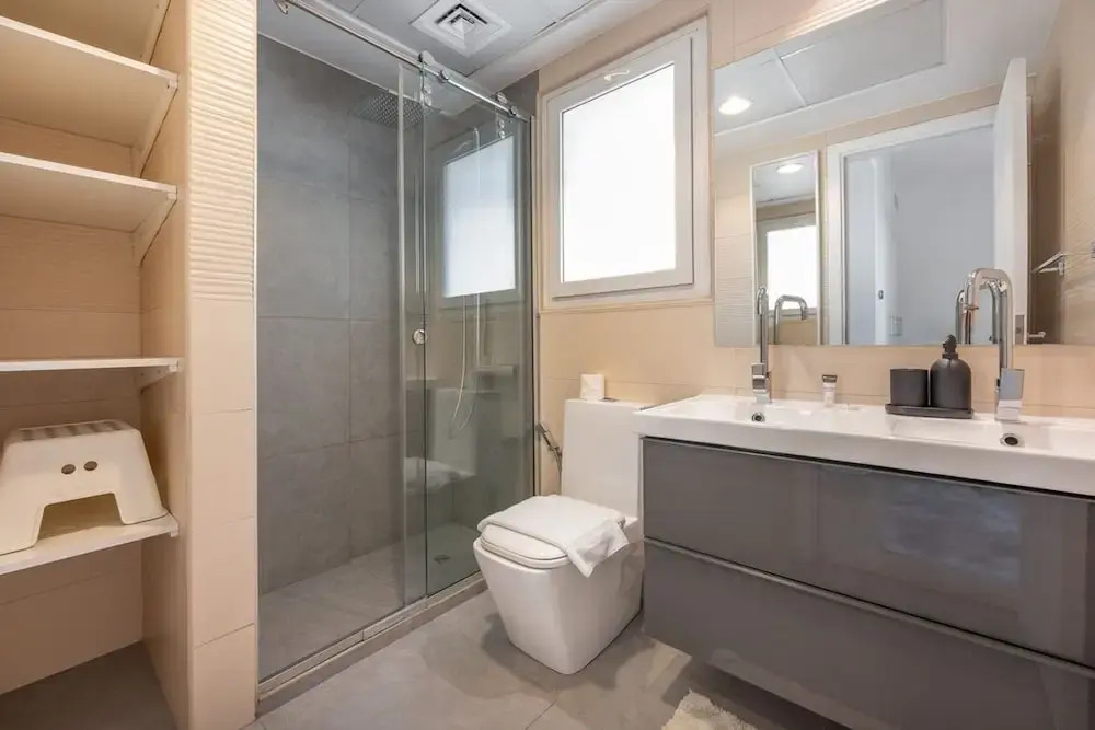 StayShort - Luxurious Spacious 3-Bedroom Villa with Private Pool at Springs 10