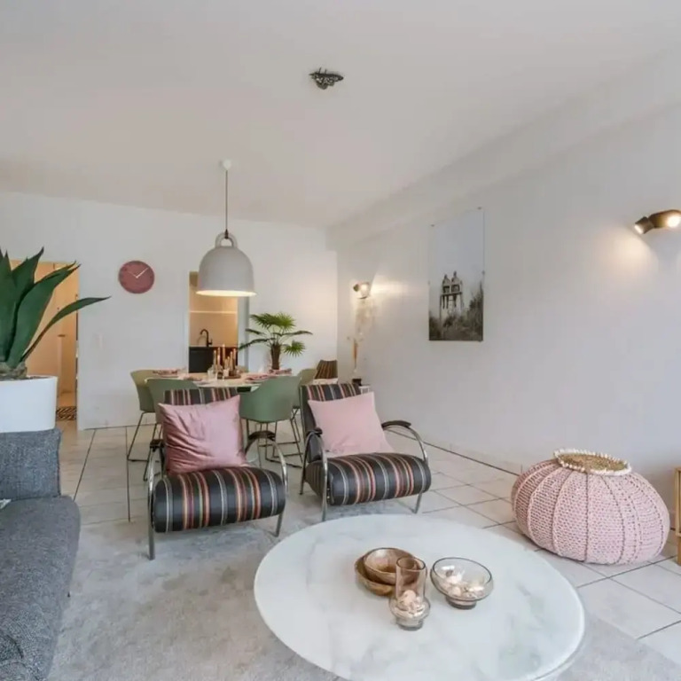 Boulevard Apartment Near the Beach