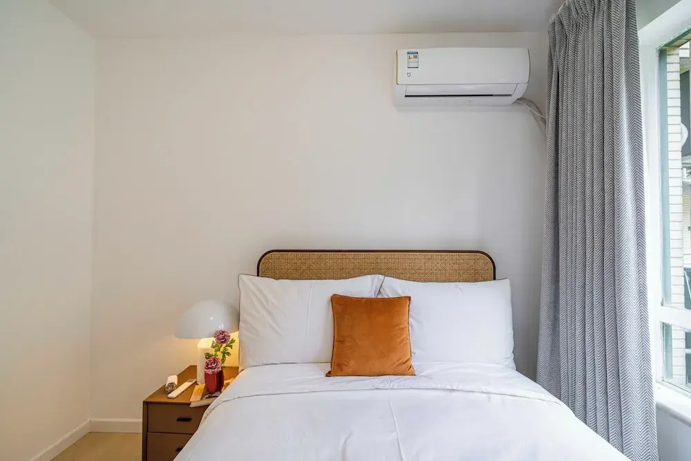Tyms Bright 2BR 1BA Apt Xuhui Center