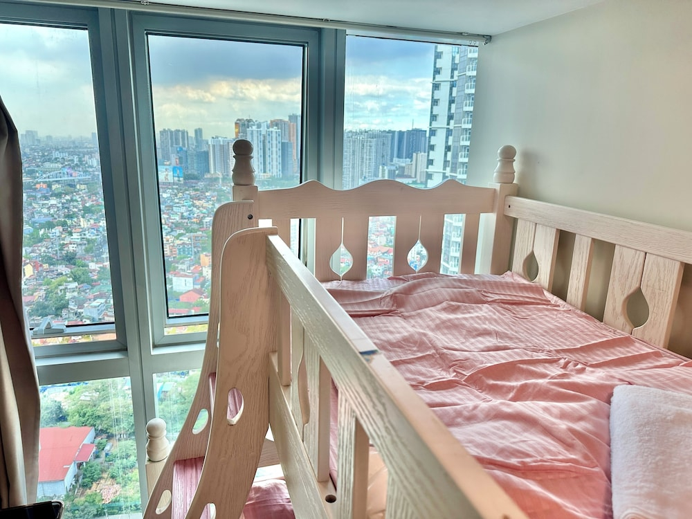 RareCut 177sqm 4BR Uptown Parksuites BGC