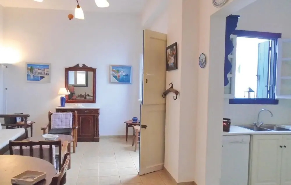 Stunning Apartment in Panormos With 3 Bedrooms and Wifi