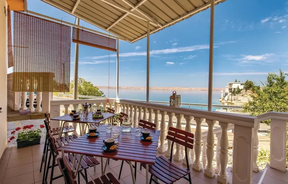 Beautiful Home in Lukovo Sugarje With 4 Bedrooms and Wifi
