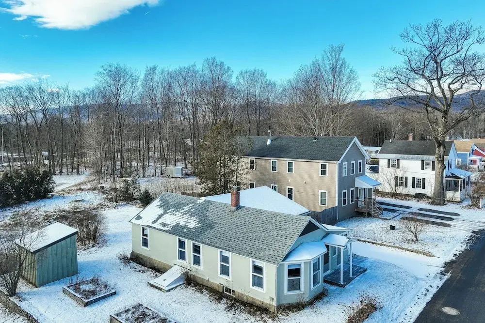 Comfortable Lincoln Home: Walk to Main Street!