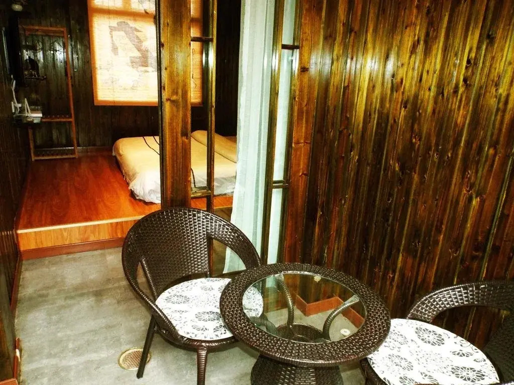 Narrow Alley Hostel