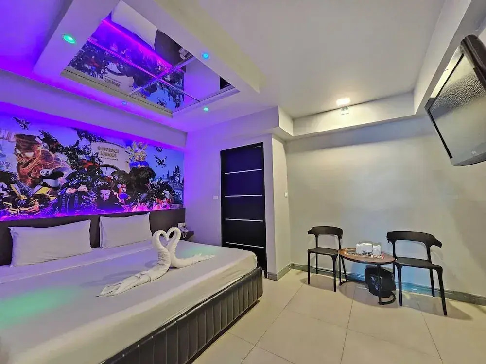 Hollywood Dannok Hotel