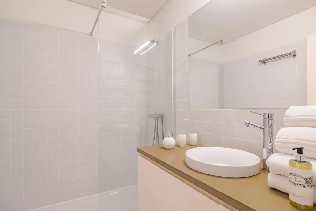 Taipas 9 in Oporto With 1 Bedrooms and 1 Bathrooms