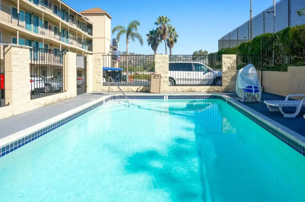 Howard Johnson Express Inn