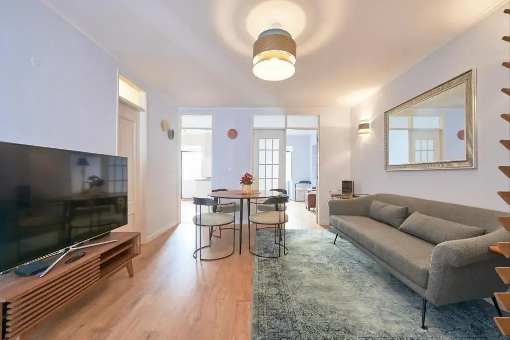 Amazing Terrace and Riverview in Historical Lisbon