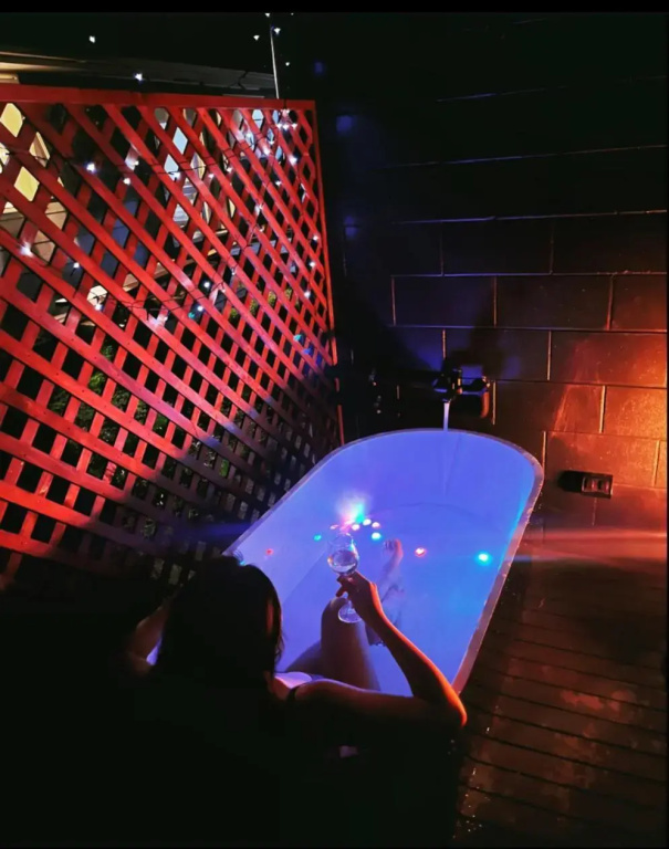 Studio Unit with Outdoor Bathtub