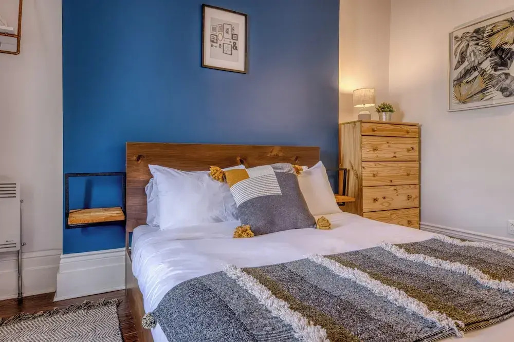 Remparts 2 Bed w Private terrace & sauna