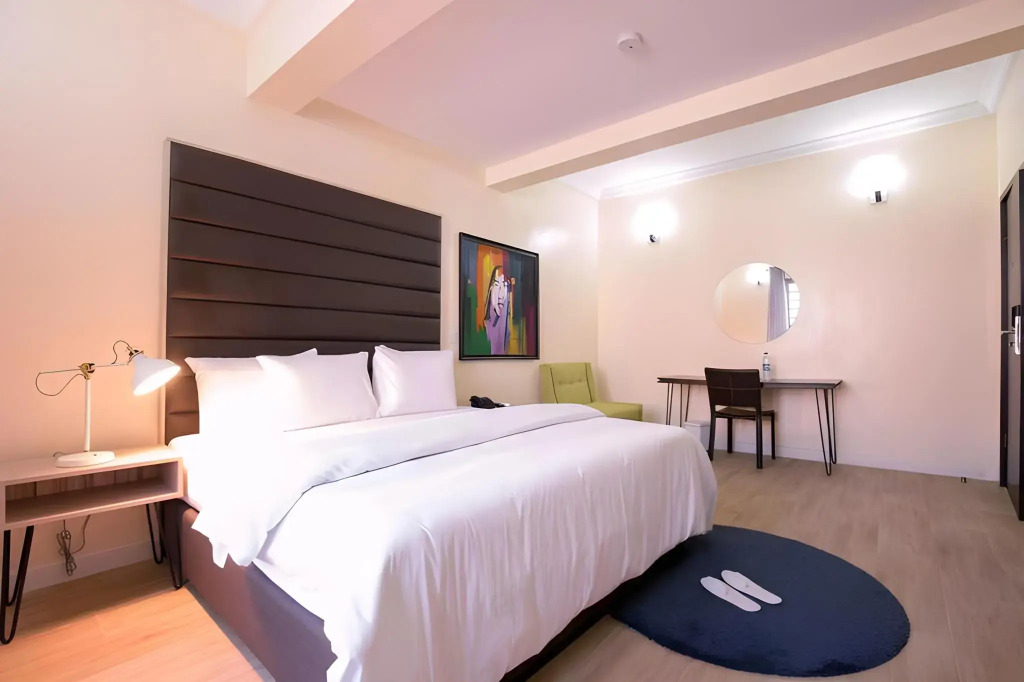 Maple Hotel