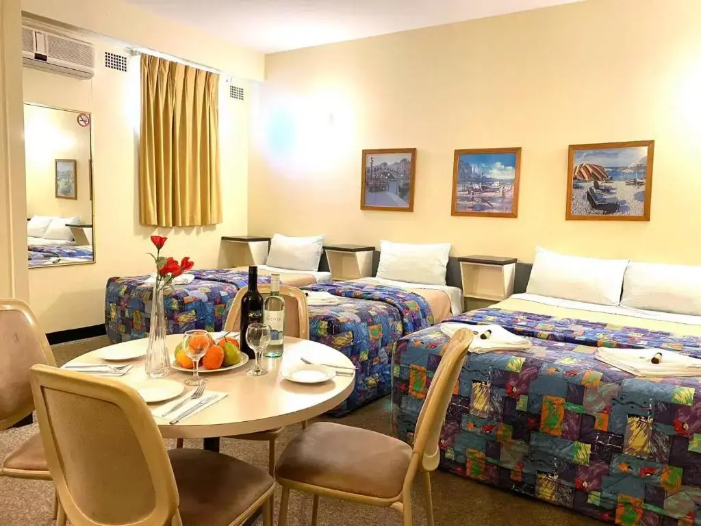 Gateway Motor Inn