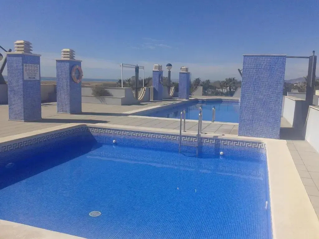 Deltaebro Piscina