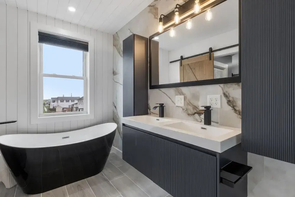 New Luxury 4 Bed Condo Perfect for Winter Rental