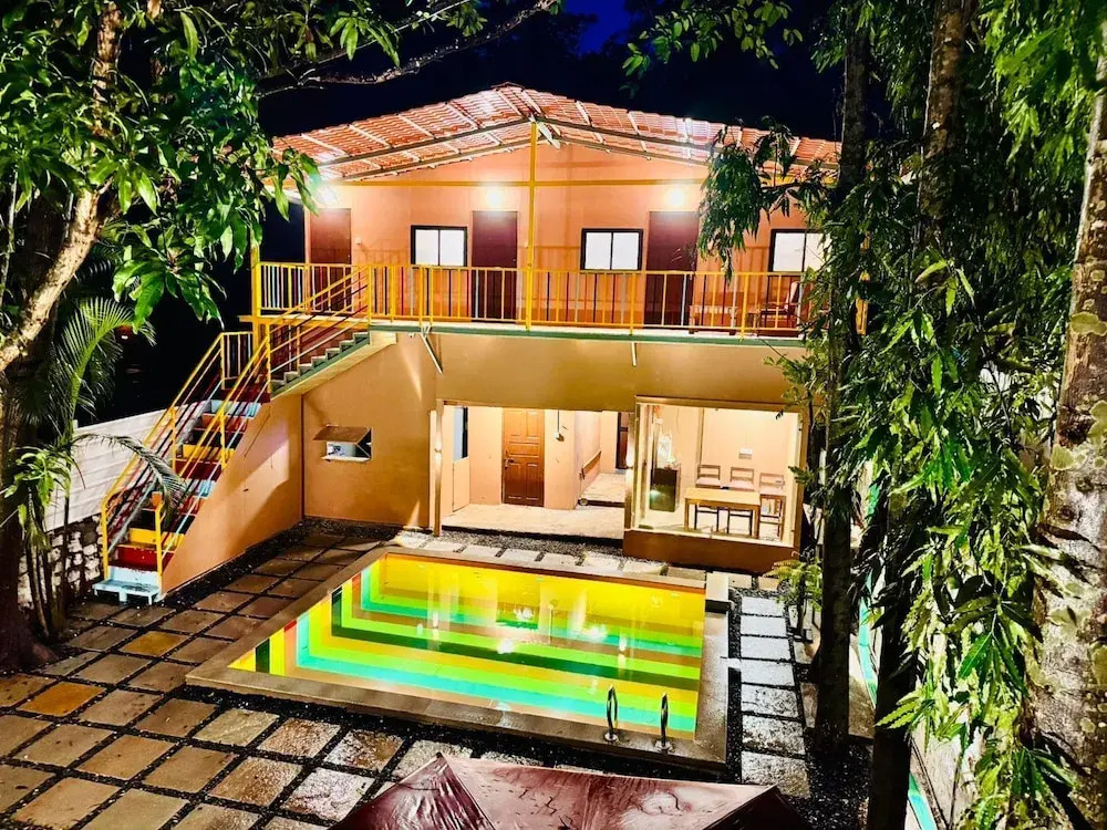Paradise A Social Hostel