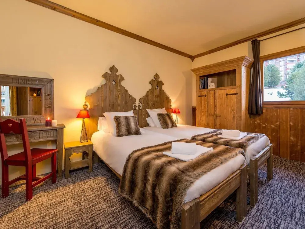 Cozy Rustic Apartment With a Fireplace and Wi-fi in Arc 2000