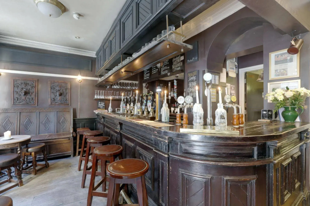 Guy Fawkes Inn