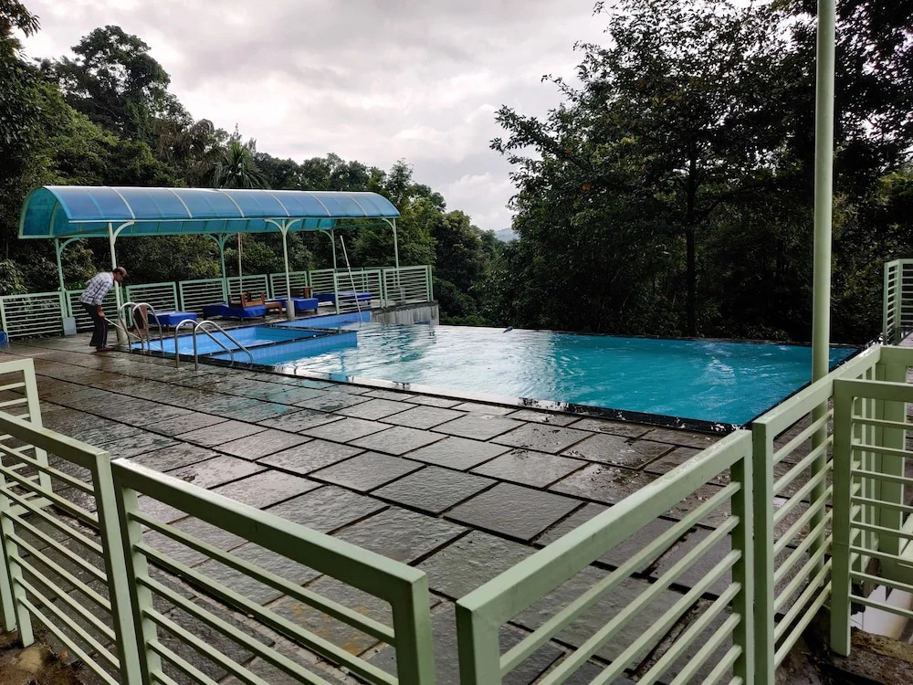 Woodrose Resort