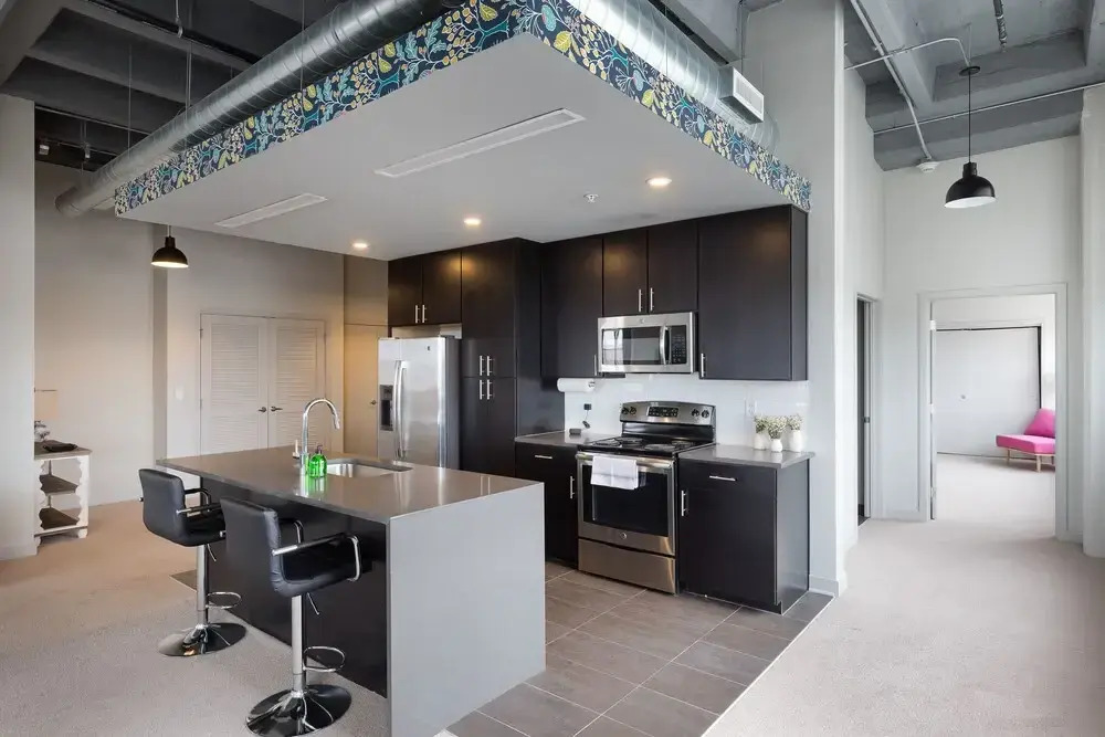 Spacious 1BR with Free Parking | Zen@Boss