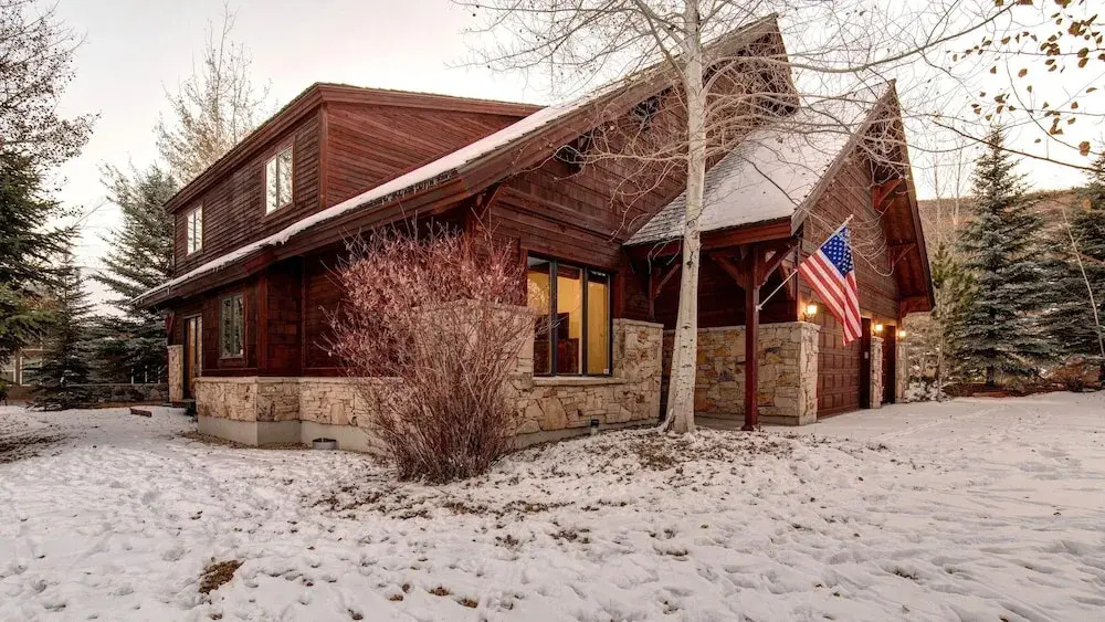 Telemark Ski . 5 Bedrooms. Sleeps 12 Home by RedAwning