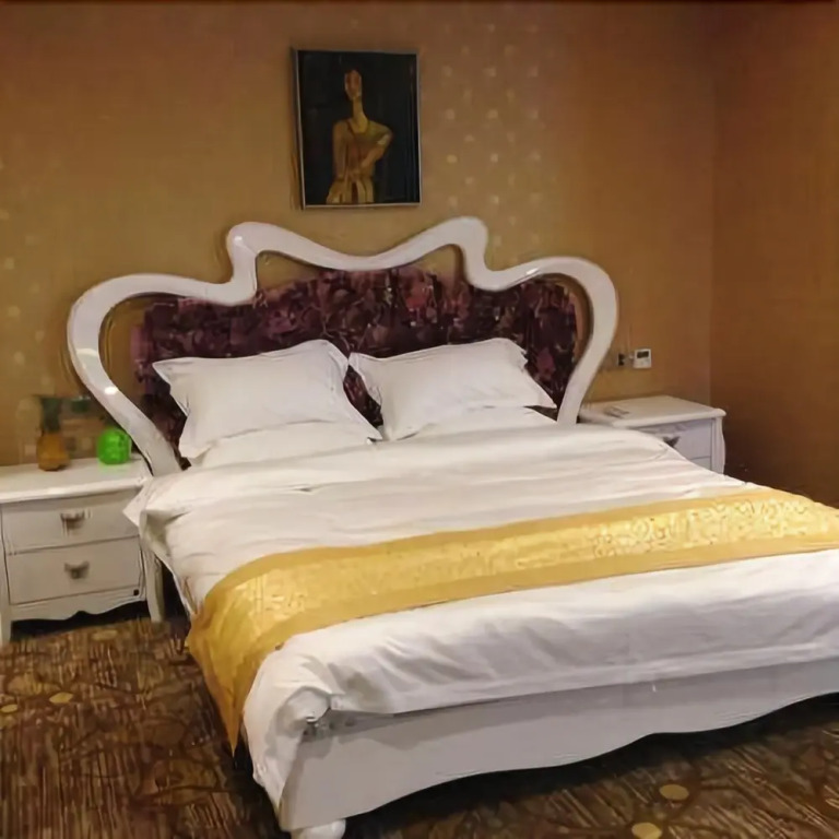 Aier Hotel