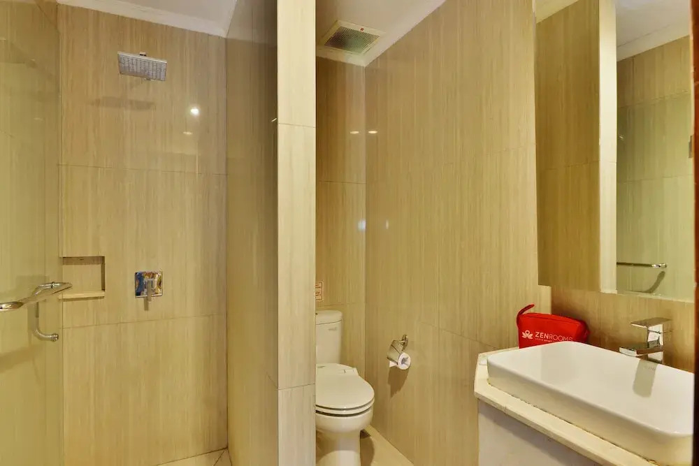 ZEN Rooms Basic Near Sunter Mall