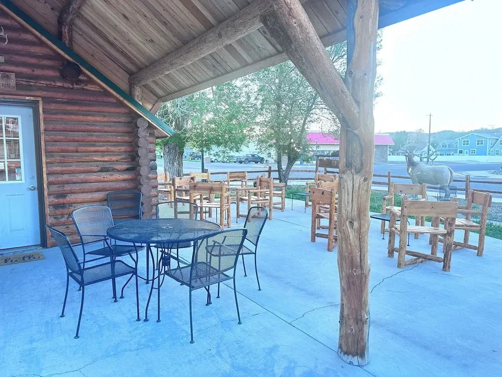 Elk Antler Inn