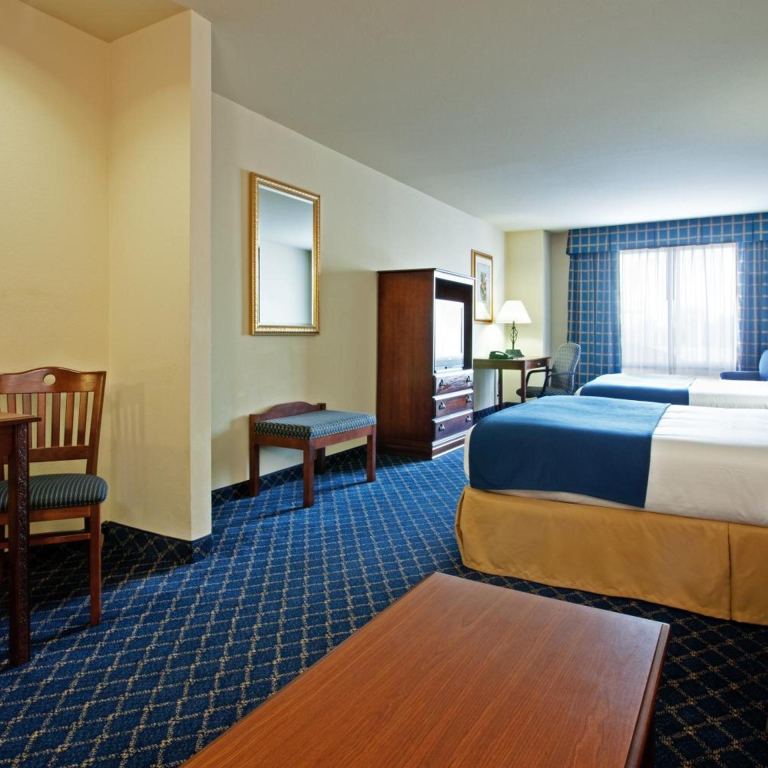 Holiday Inn Express Hotel & Suites Paragould by IHG