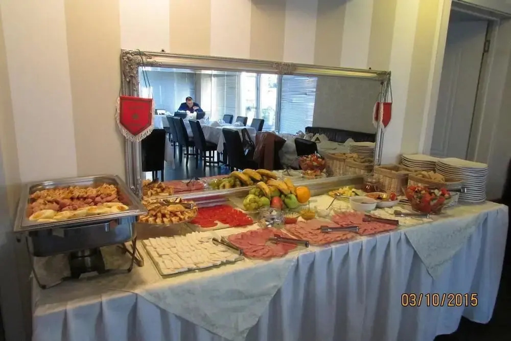 Garni Hotel Dash