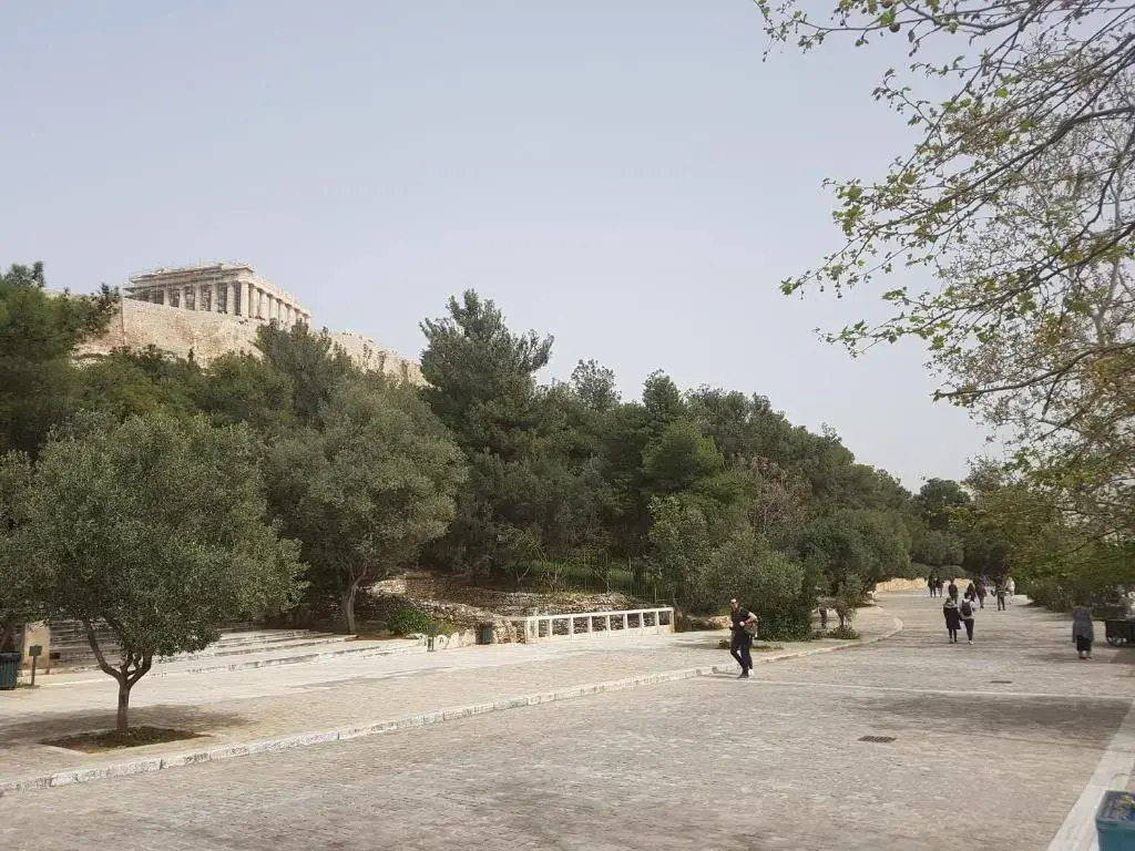 JOHN BEAUTY 50m2, METRO and ACROPOLIS 5'