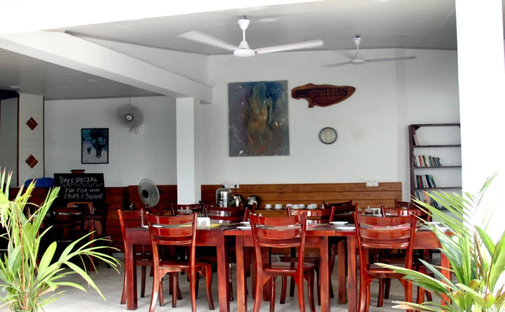 Hotel Happy Night & Restaurant