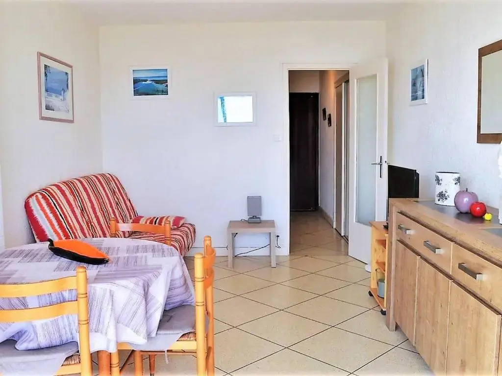 Appartement Le Lavandou, 1 pièce, 2 personnes - FR-1-251-237